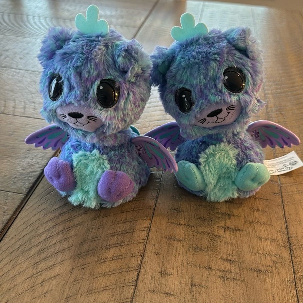Twin interactive hatchimals